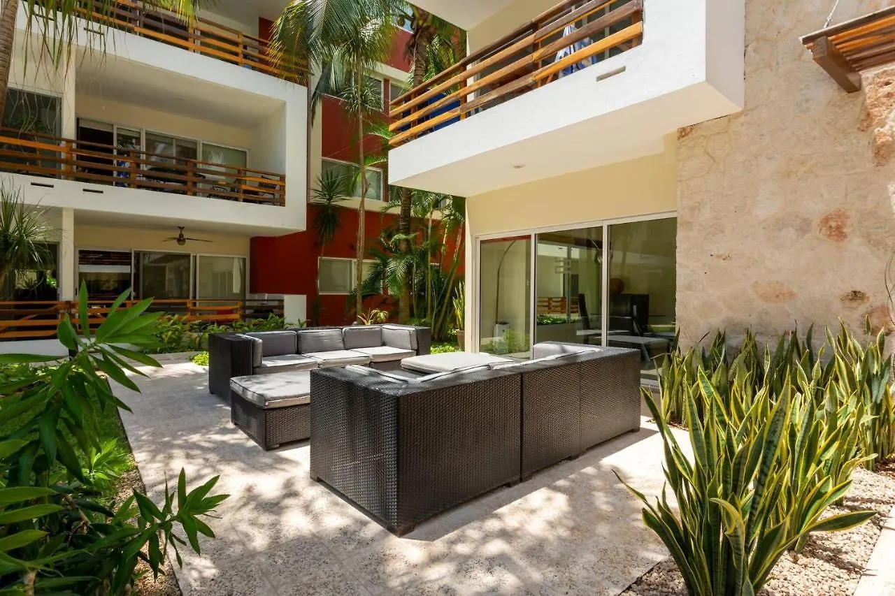 Affordable 1 Bedroom Condo For Families - Near 5Th Playa del Carmen Lägenhet